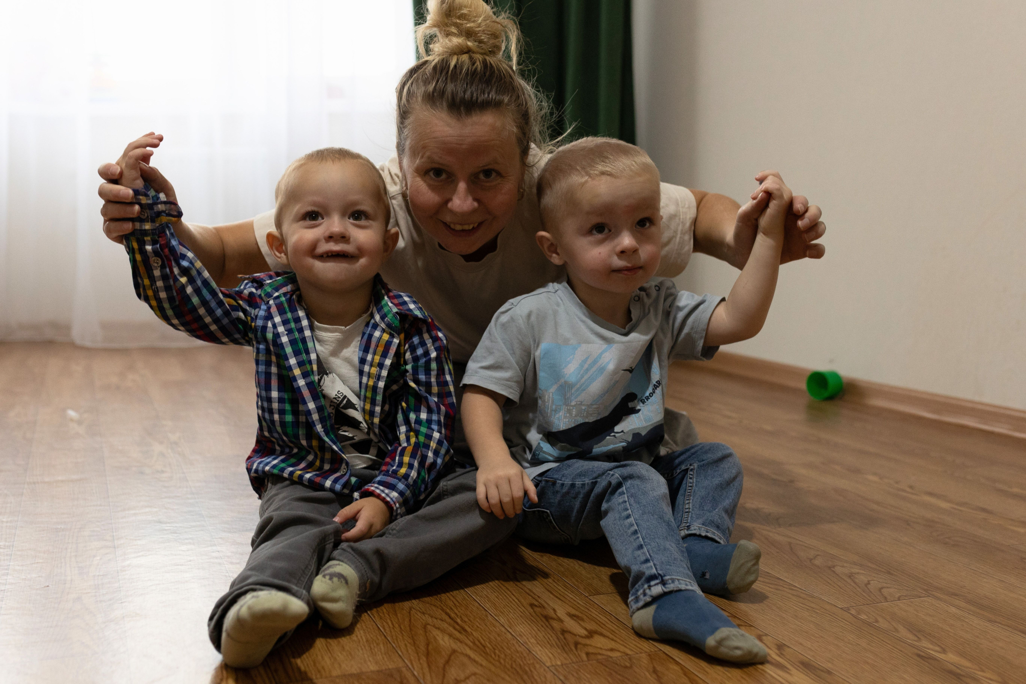 с мамой и братом.jpg